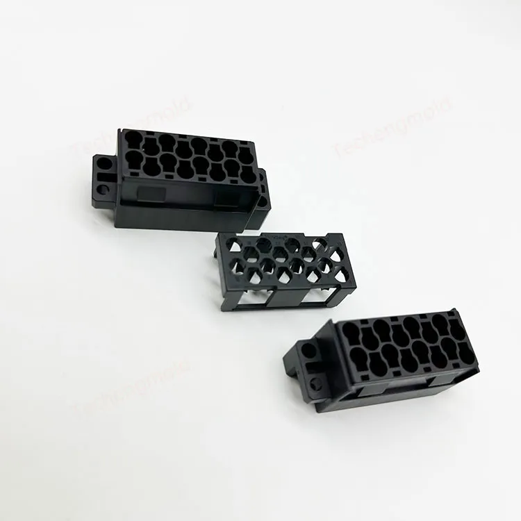 特诚科技精密工程塑料注塑件实拍